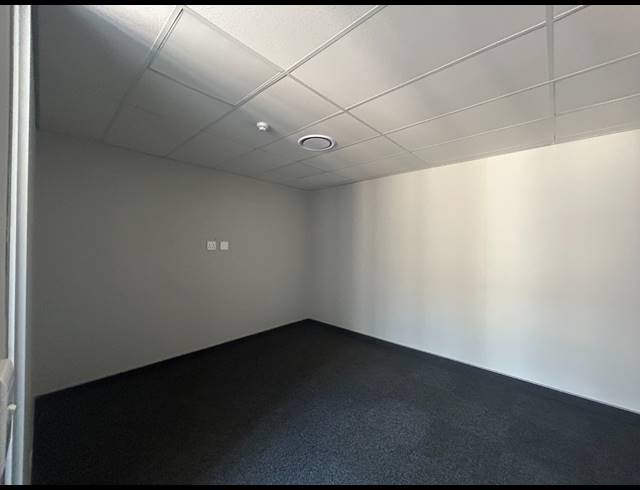 869M² WAREHOUSE TO LET IN CLAYVILLE